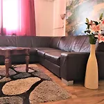Europa Panzio Bed & Breakfast 3*