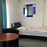 Europa Panzio Bed & Breakfast 3*