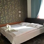 Bed & Breakfast Europa Panzio 3*