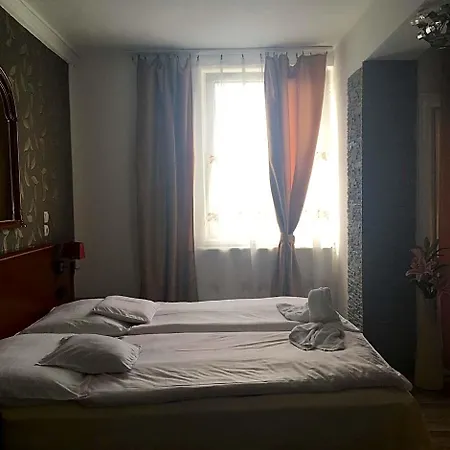 Europa Panzio 3* Mateszalka