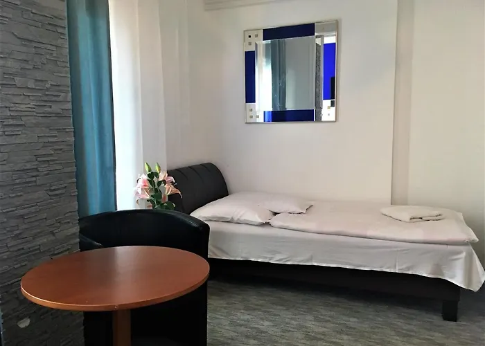 Europa Panzio Bed & Breakfast 3*